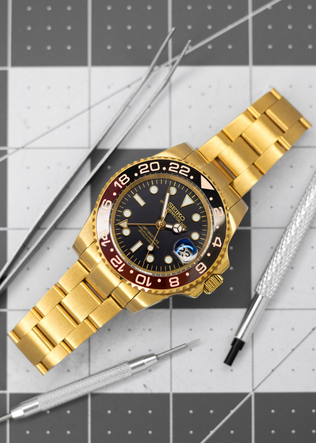 Gold Root Beer GMT