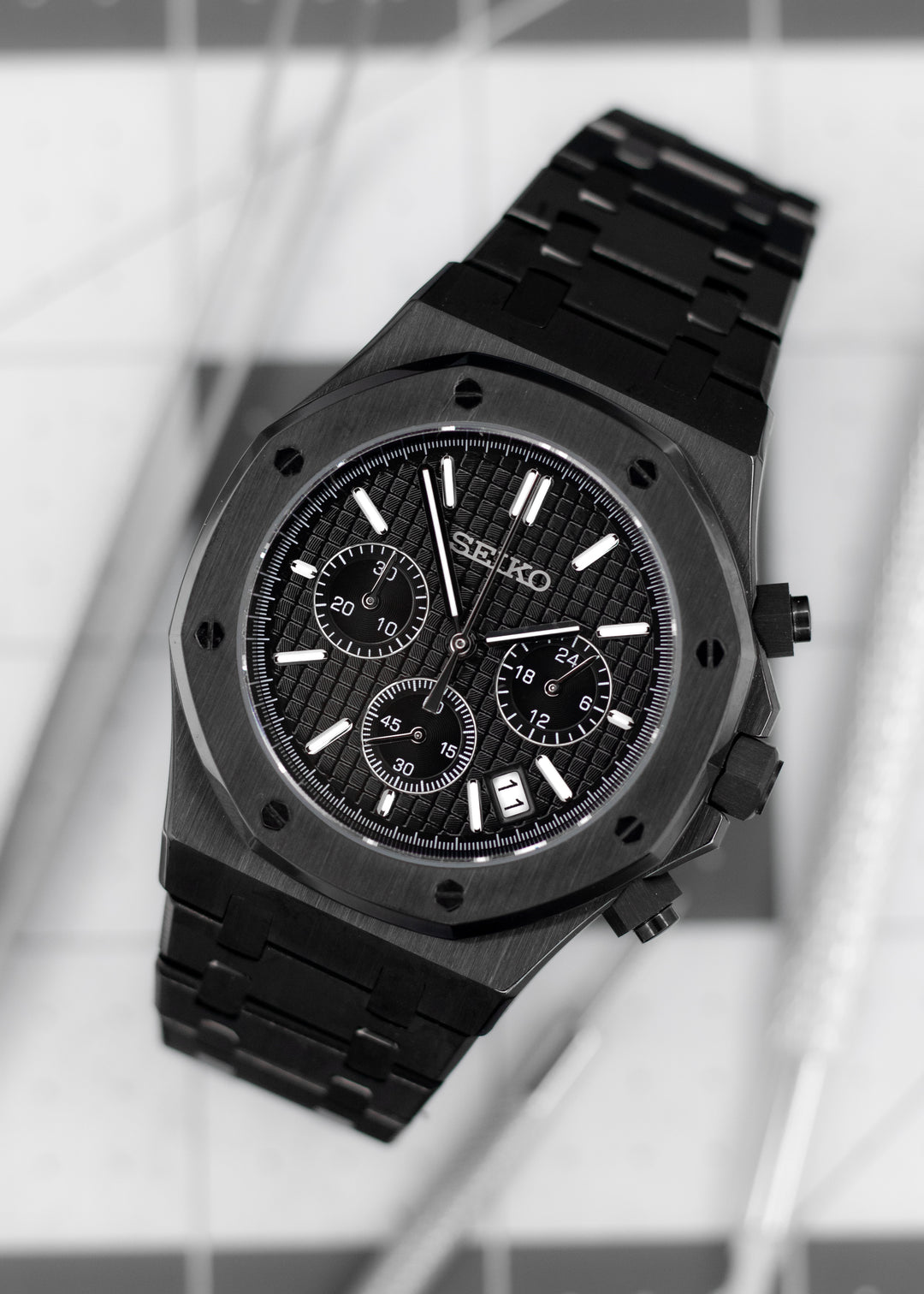 Black Oak Chronograph (Black)