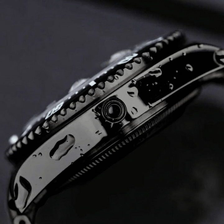 44mm Midnight Diver - Chrono Canada