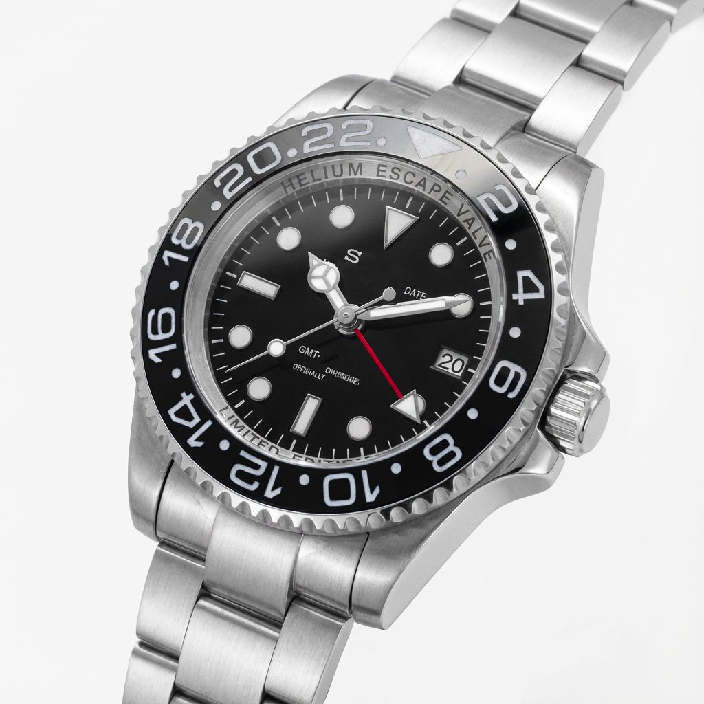 44mm Red Dagger - Chrono Canada