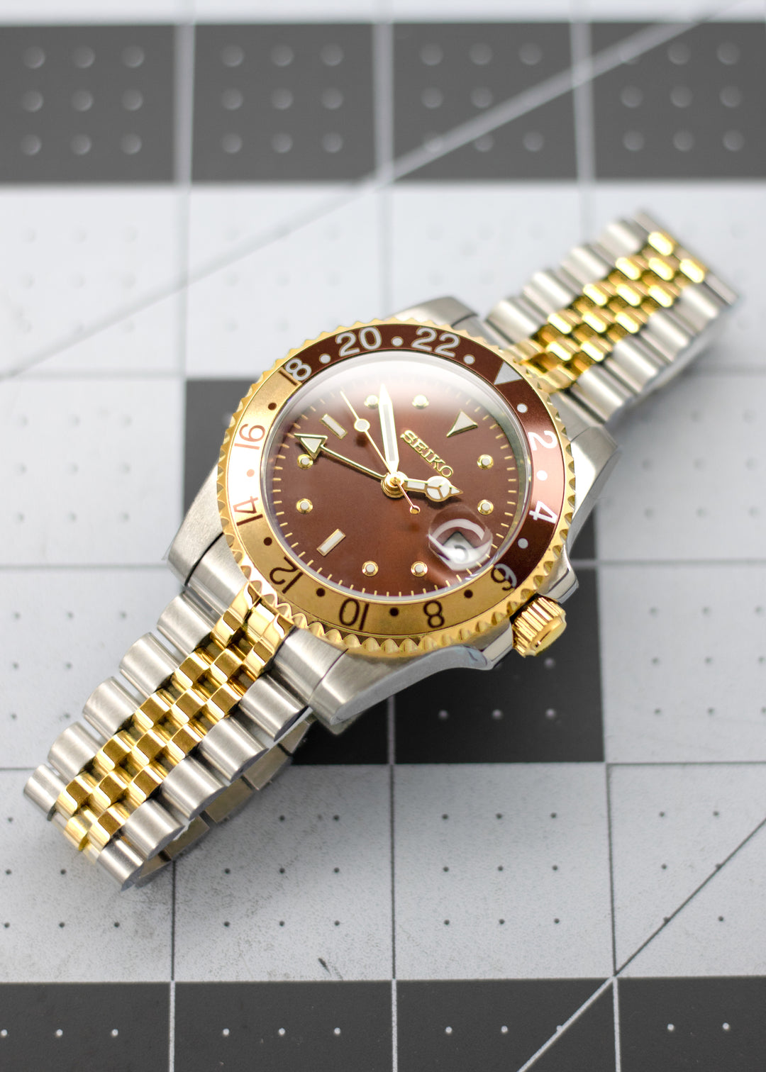 Vintage Root Beer GMT