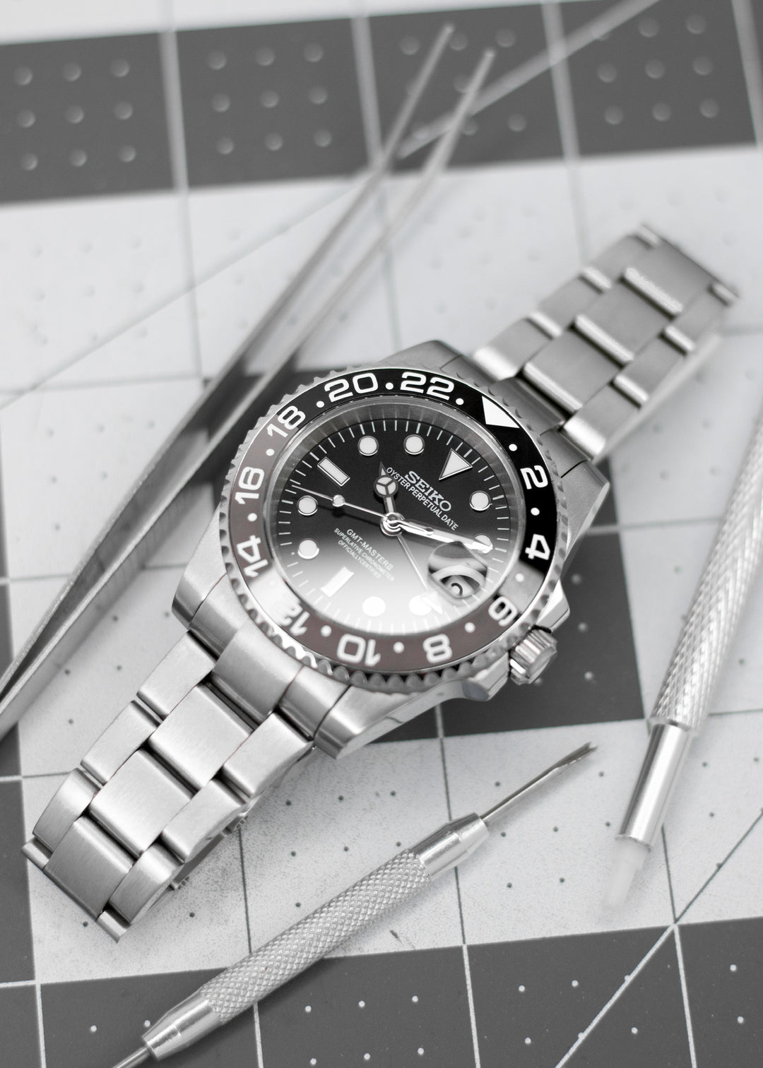 Bruce 2024 GMT Silver