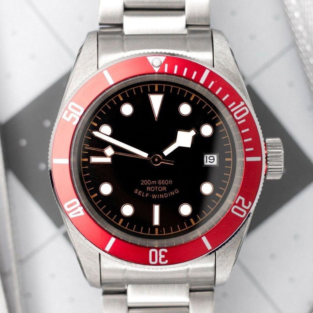 Bay Mod Red - Chrono Canada