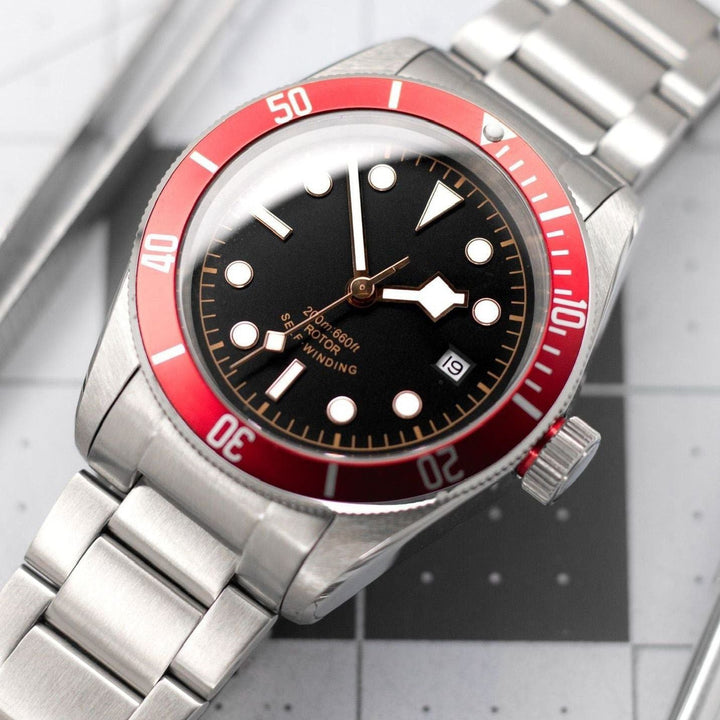 Bay Mod Red - Chrono Canada