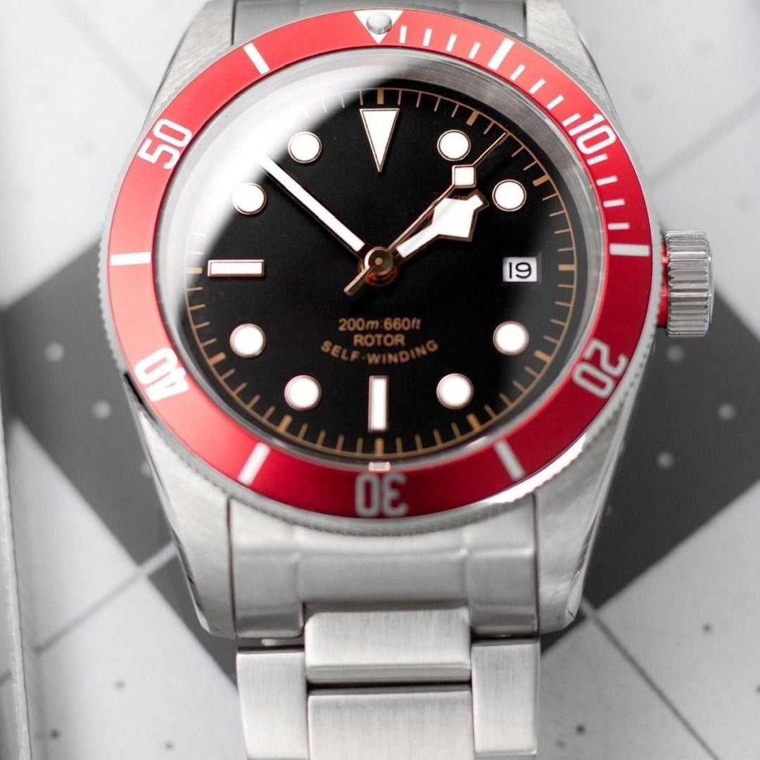 Bay Mod Red - Chrono Canada