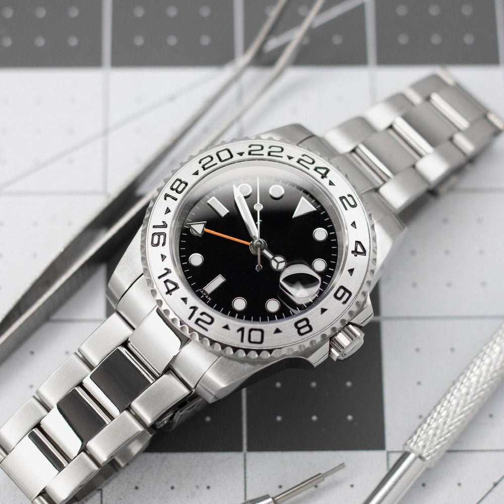 Black Polar GMT - Chrono Canada