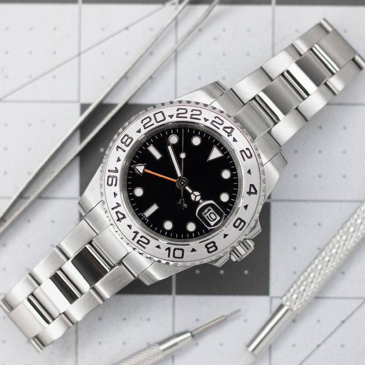 Black Polar GMT - Chrono Canada