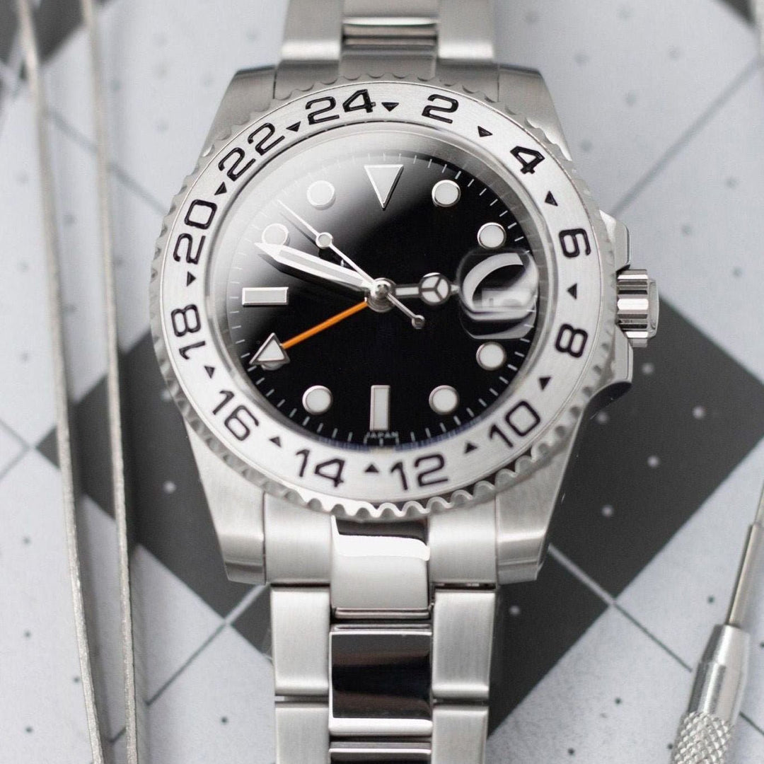 Black Polar GMT - Chrono Canada