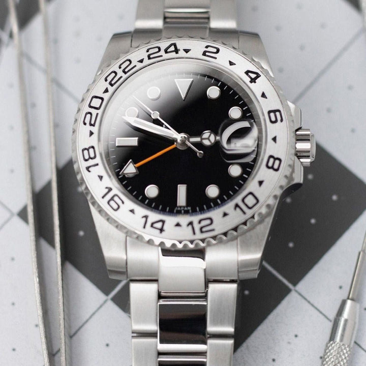 Black Polar GMT - Chrono Canada