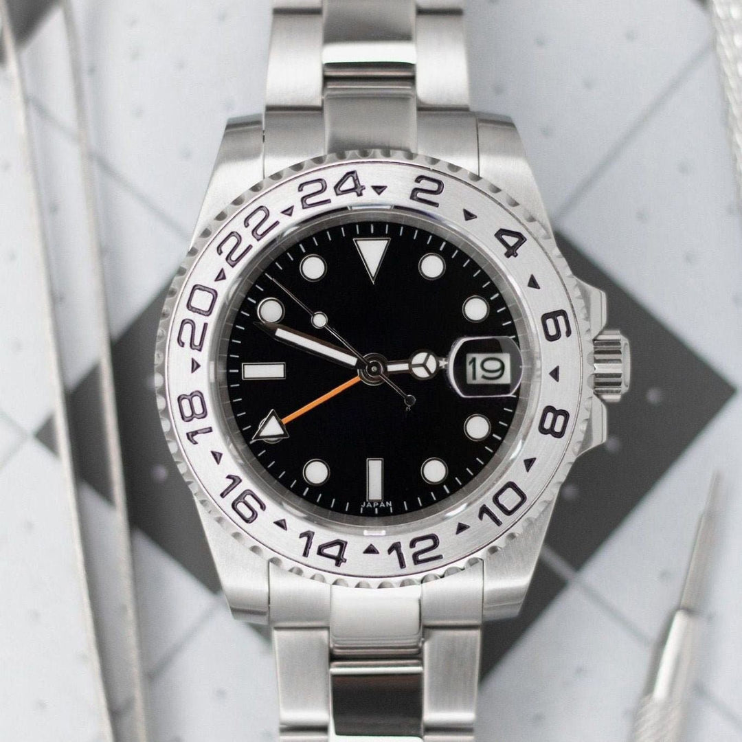 Black Polar GMT - Chrono Canada