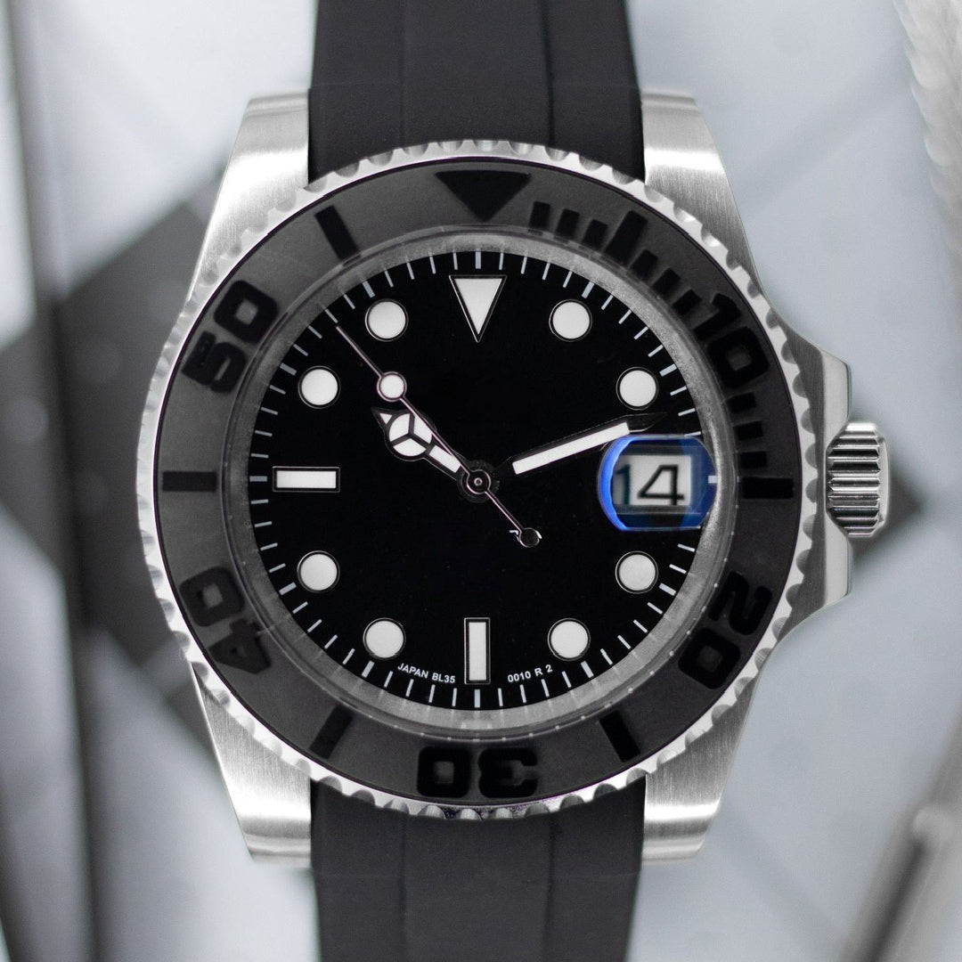 Black Silver Yacht - Chrono Canada