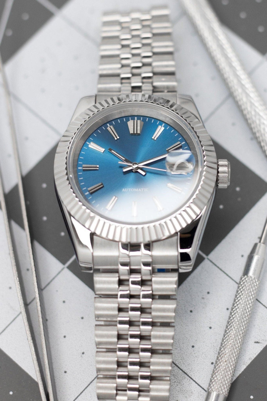 Blue Sunburst DJ - Chrono Canada