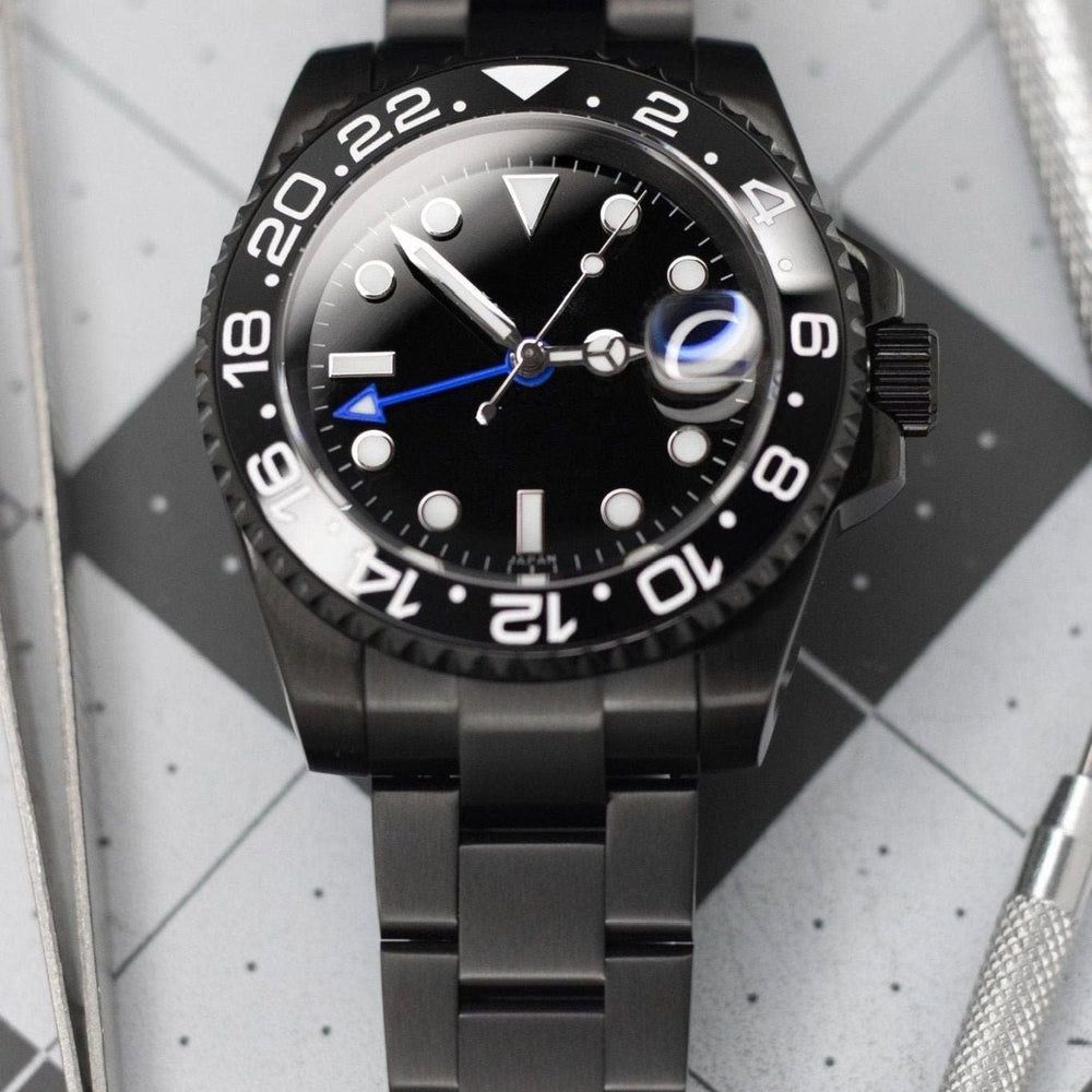 Dark Diver GMT - Chrono Canada