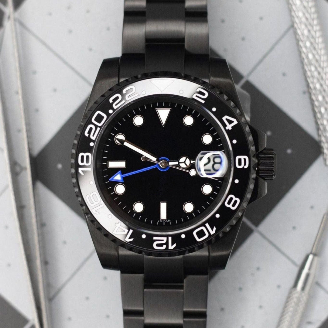 Dark Diver GMT - Chrono Canada