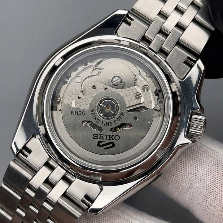 Emerald Yacht 5 - Chrono Canada