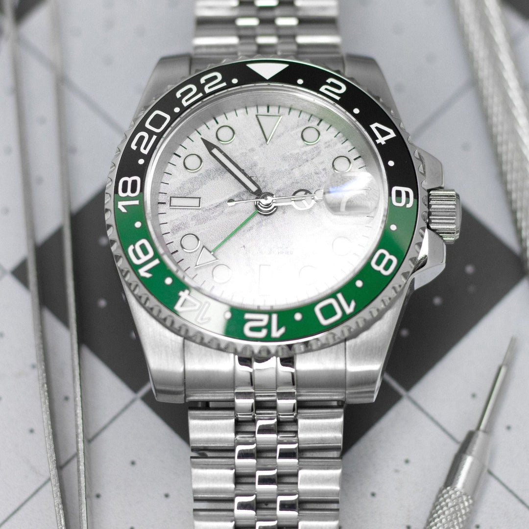 Green Meteorite GMT - Chrono Canada