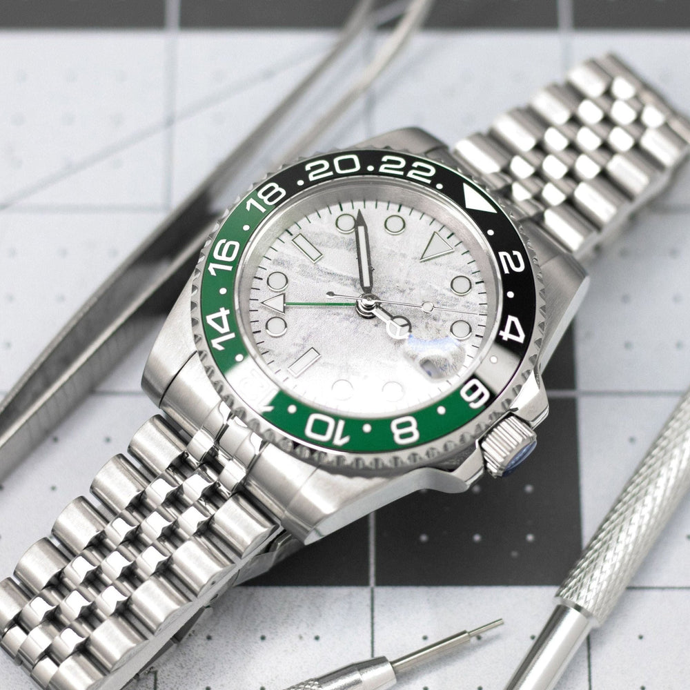 Green Meteorite GMT - Chrono Canada