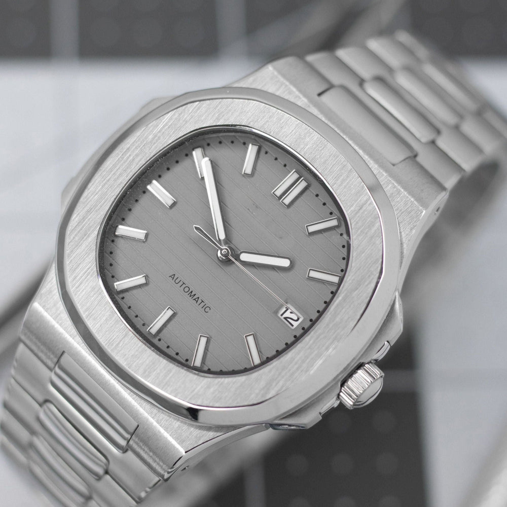 Grey Naut - Chrono Canada