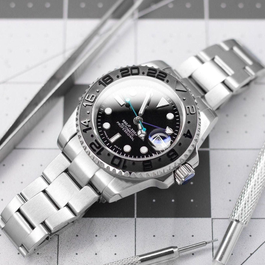 Matte Ceramic Yacht GMT - Chrono Canada