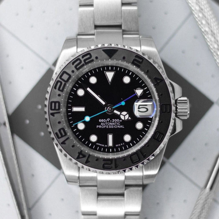 Matte Ceramic Yacht GMT - Chrono Canada