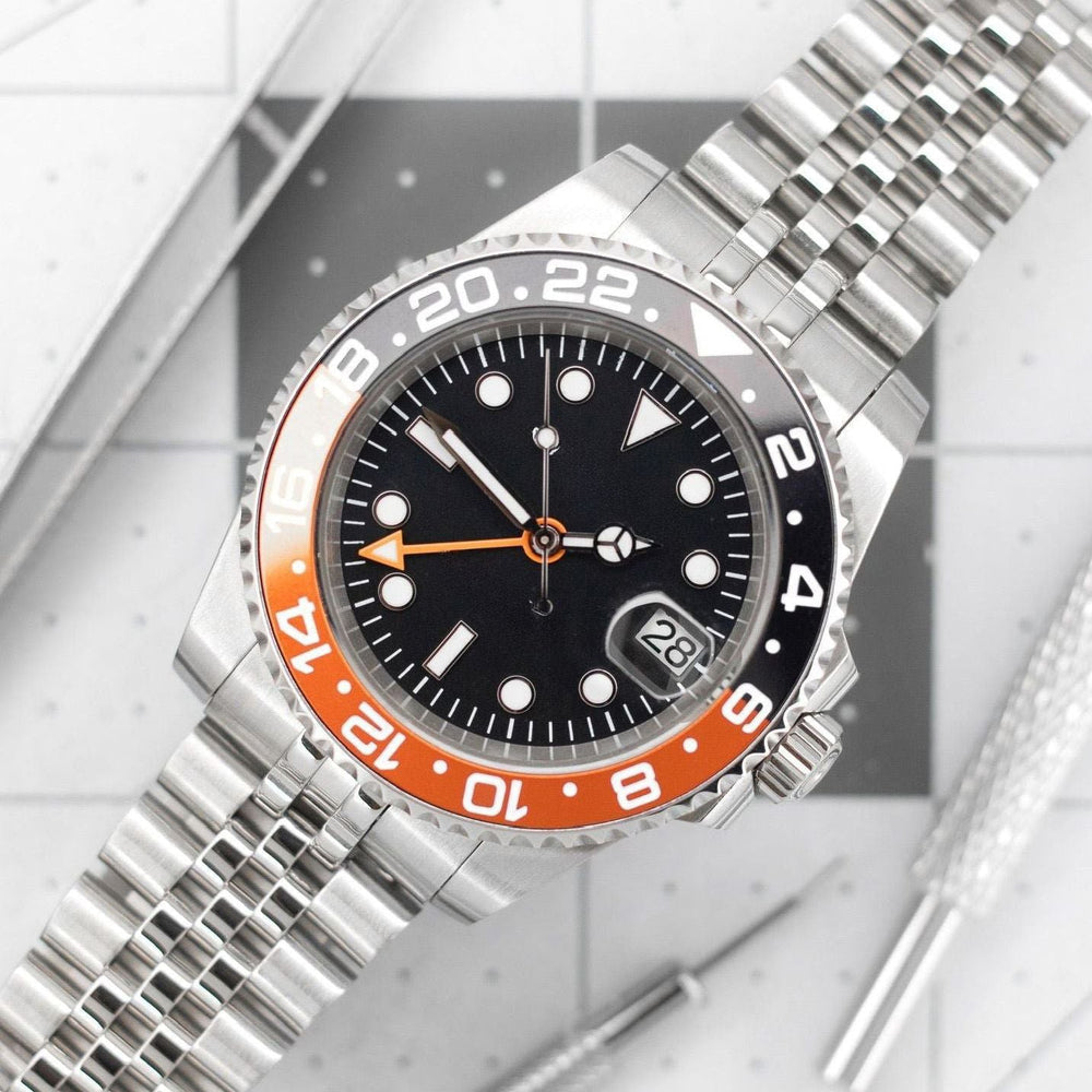 Orange GMT - Chrono Canada