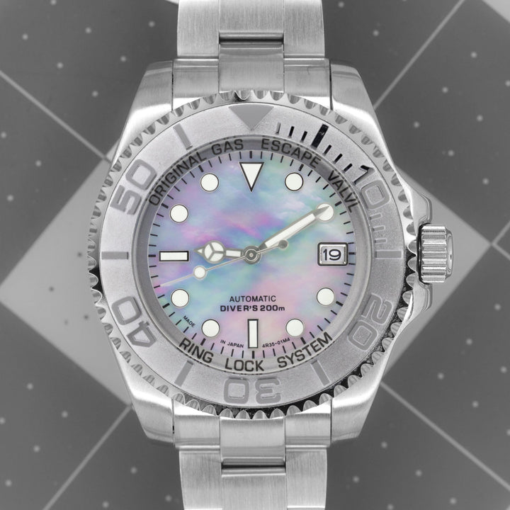 Pearl Diver 44mm - Chrono Canada