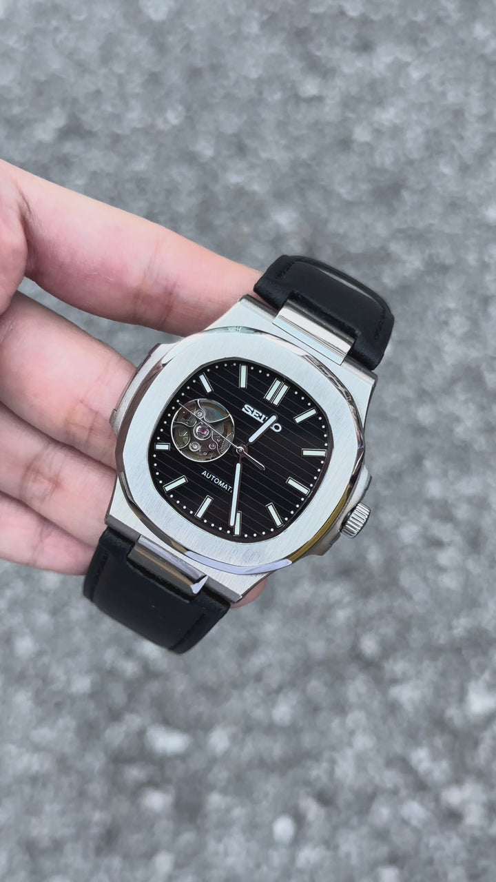 Silver Skeleton Black Naut