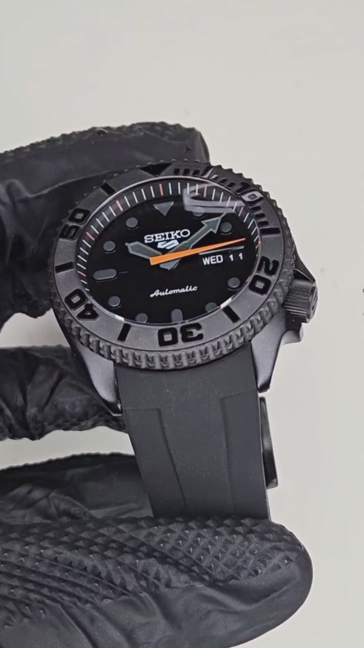 Stealth Orange Dagger