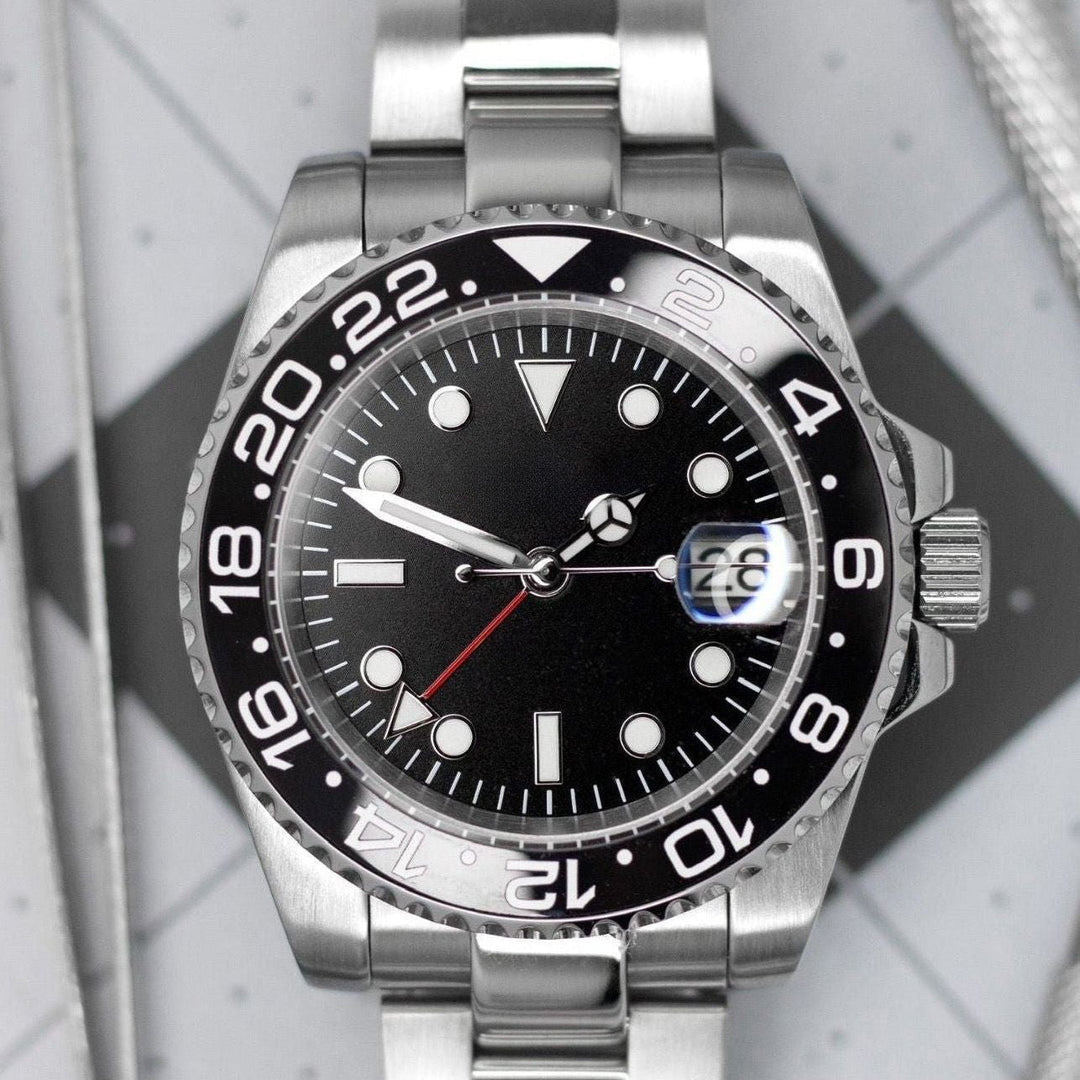 Red Dagger GMT - Chrono Canada