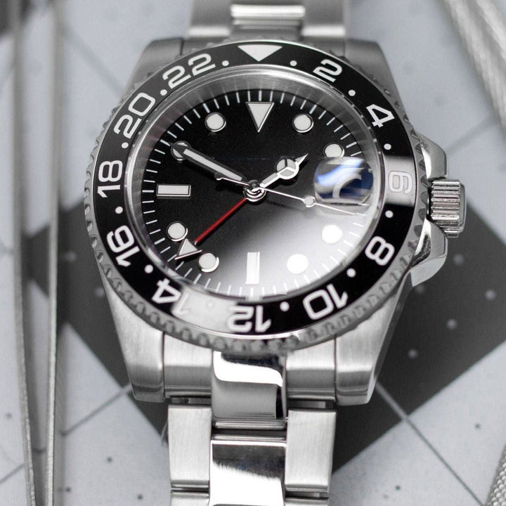 Red Dagger GMT - Chrono Canada