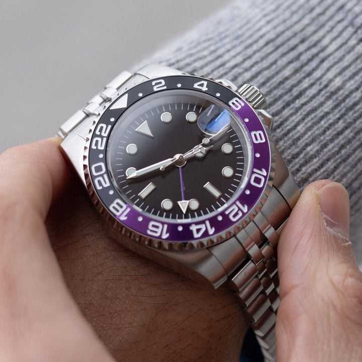 Rouge GMT - Chrono Canada