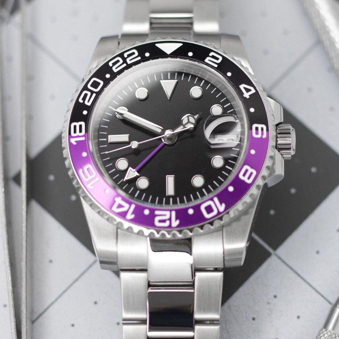 Rouge GMT - Chrono Canada