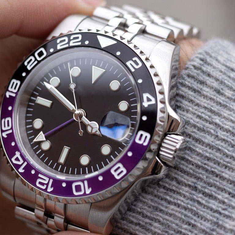 Rouge GMT - Chrono Canada