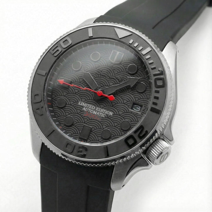 Scale Red 5 - Chrono Canada