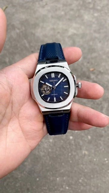 Silver Skeleton Naut (Blue) - Chrono Canada