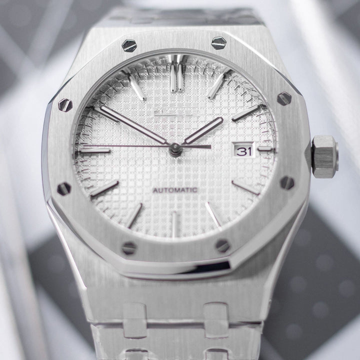 Silver White Oak - Chrono Canada