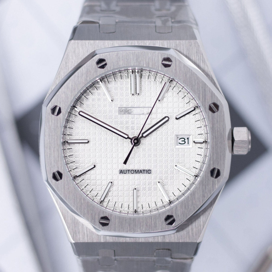 Silver White Oak - Chrono Canada