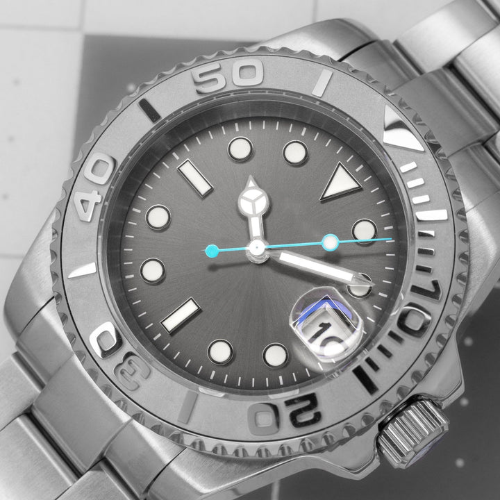 Silver Yacht - Chrono Canada