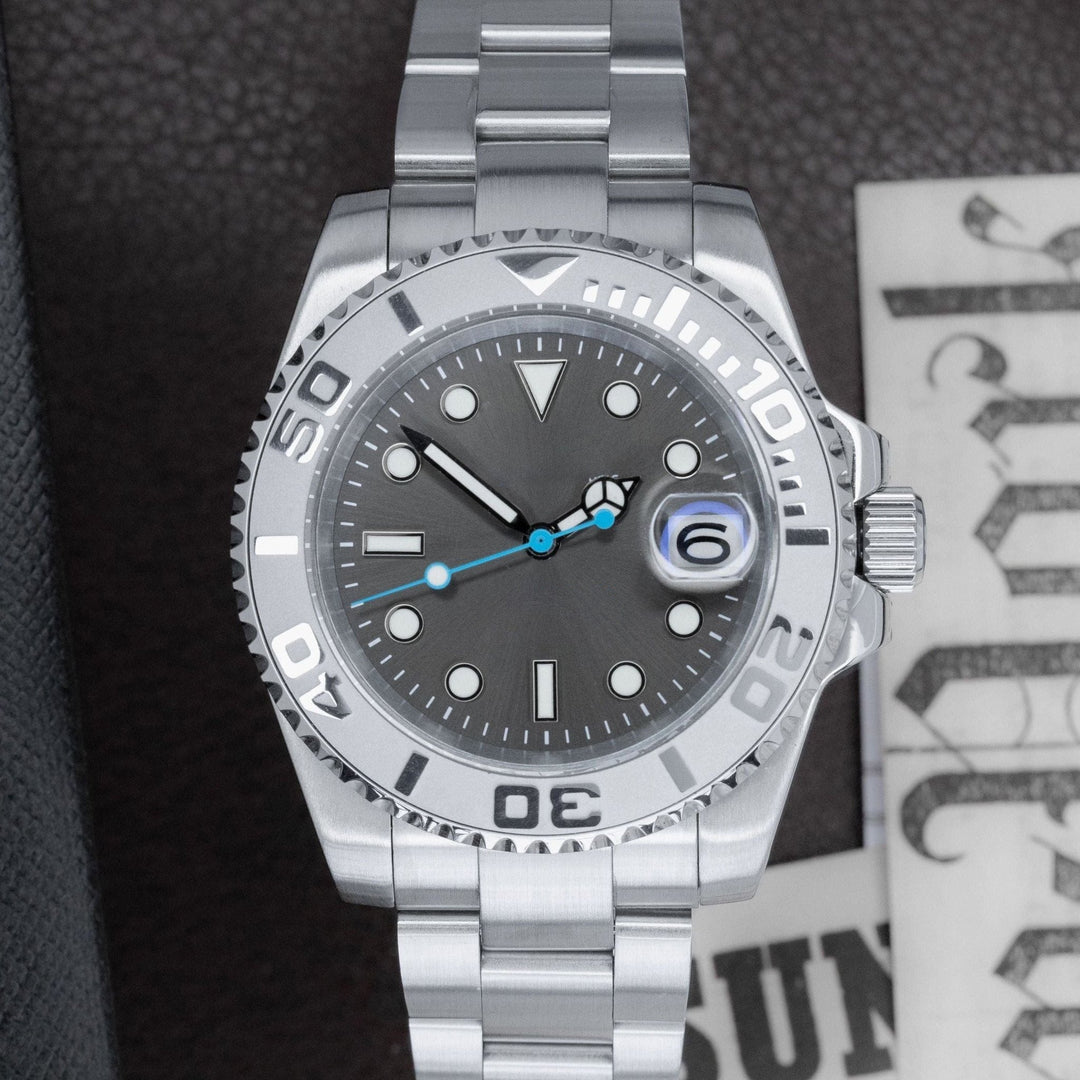 Silver Yacht - Chrono Canada