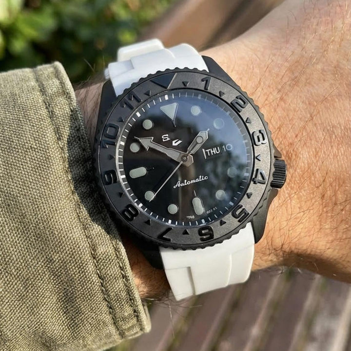 Stealth Grey Strike - Chrono Canada