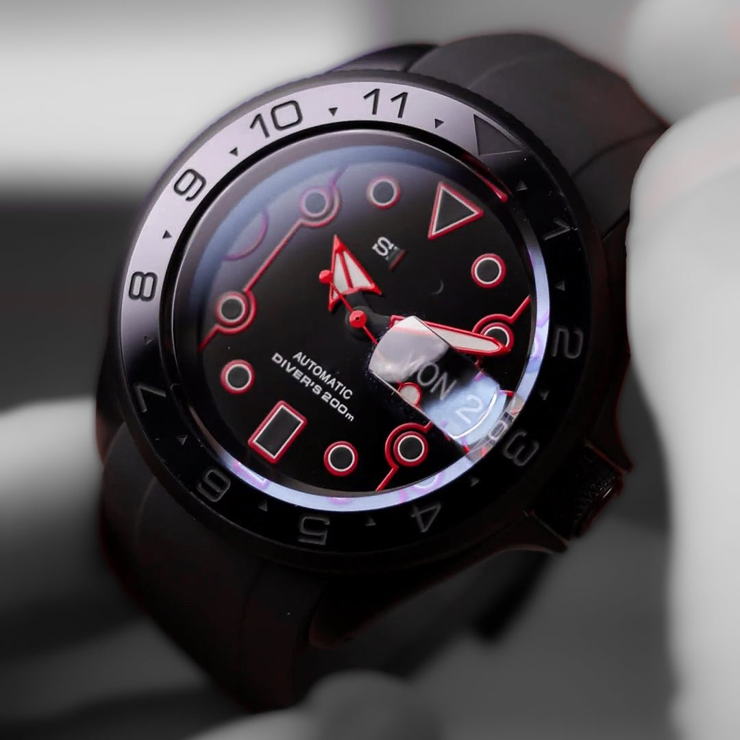 Stealth Red Cyborg - Chrono Canada