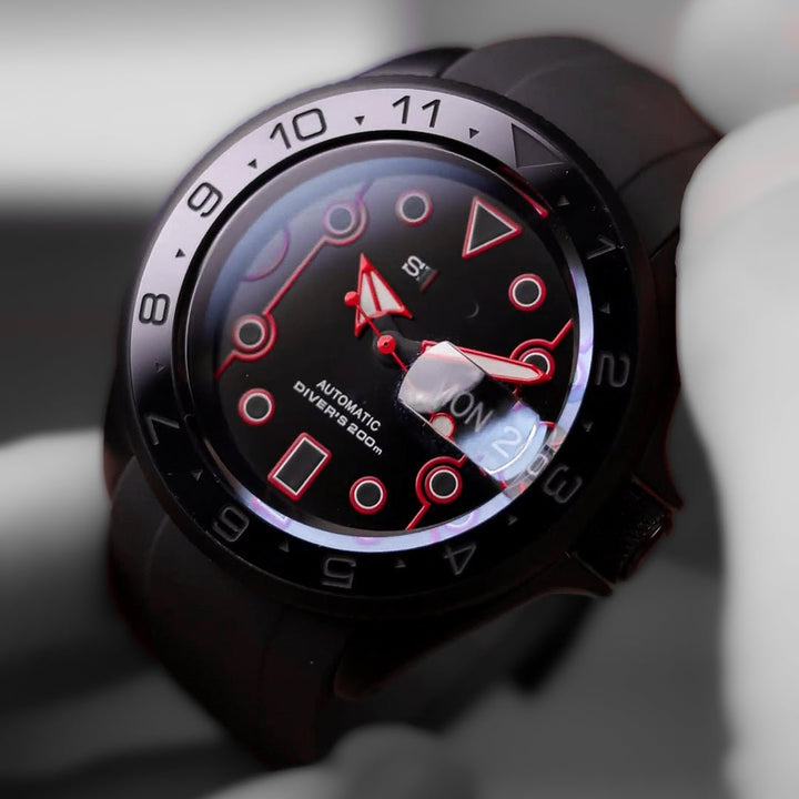 Stealth Red Cyborg - Chrono Canada
