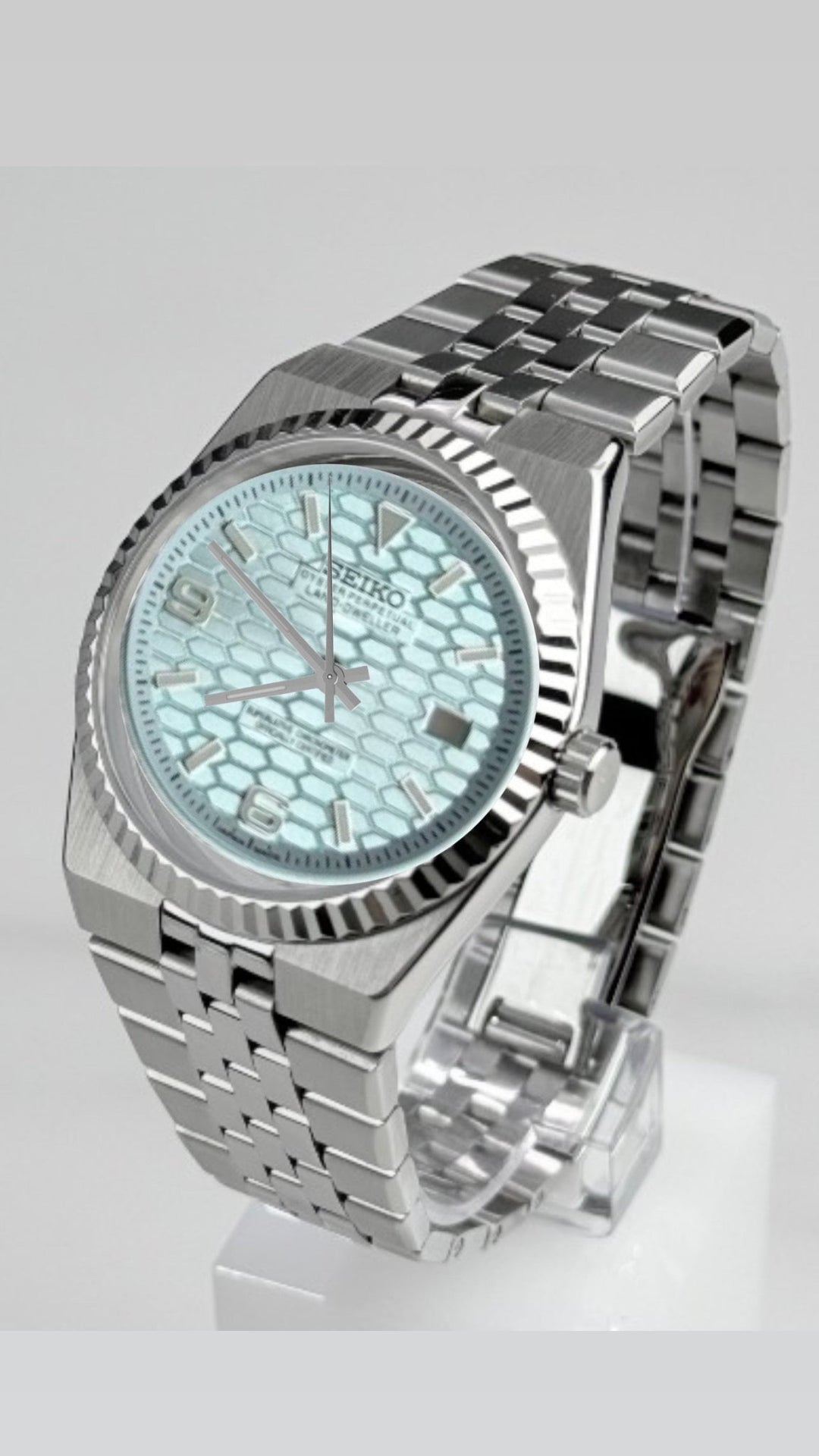 (V2) Platinum Land King - Chrono Canada