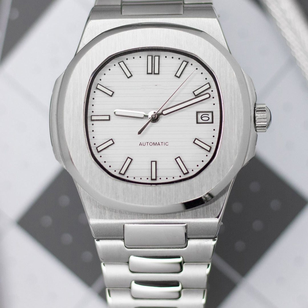 White Naut - Chrono Canada