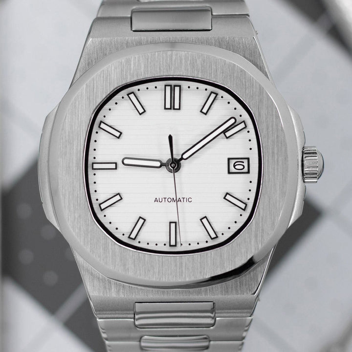 White Naut - Chrono Canada