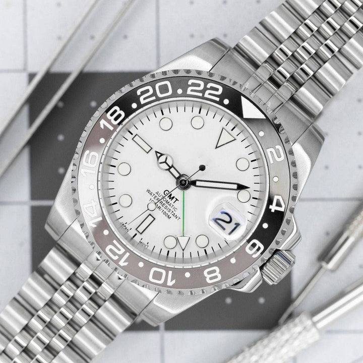 White Wayne GMT - Chrono Canada