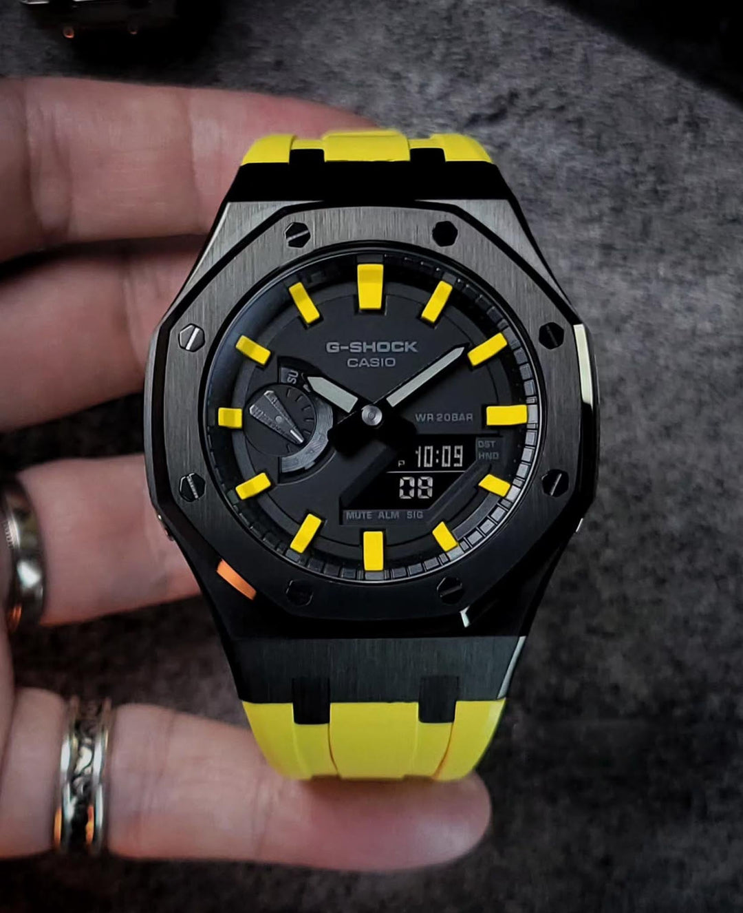 Yellow Stinger - Chrono Canada